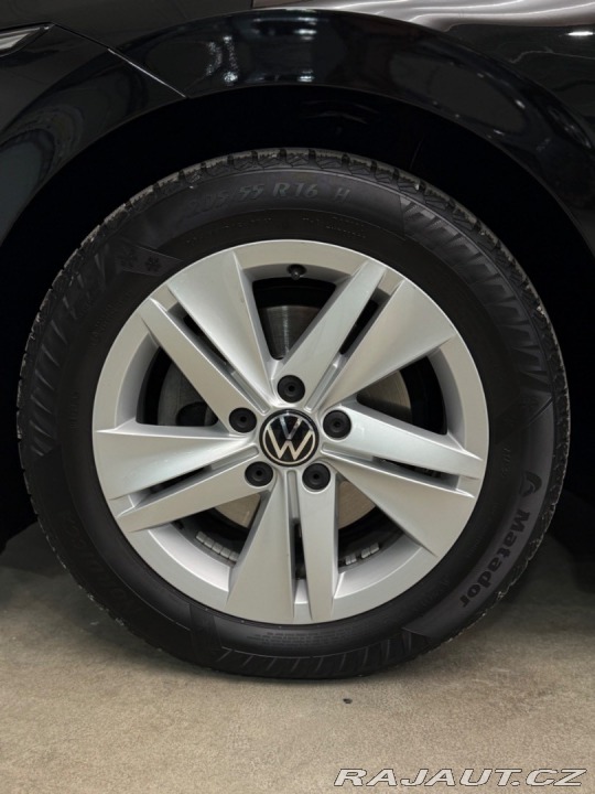 Volkswagen Golf 2.0 TDI Life 1.Majiteľ S 2024