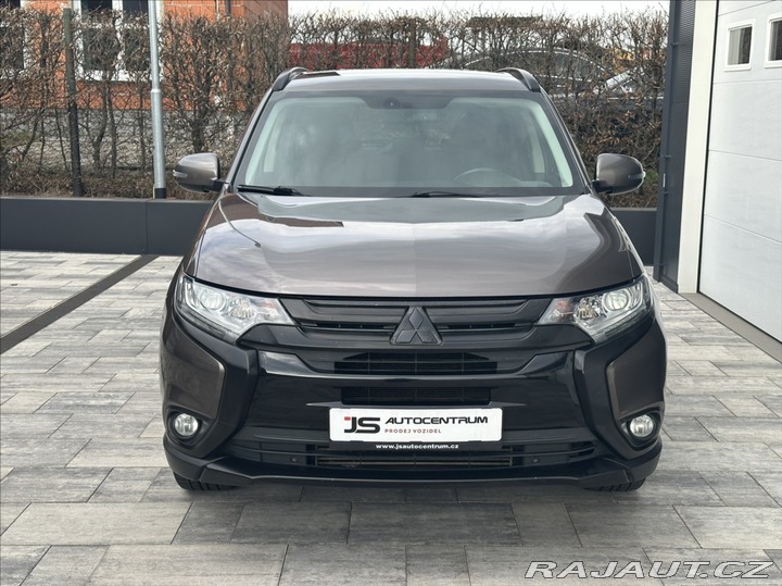 Mitsubishi Outlander 2,2 DI-D 150PS  Plus-7 2016