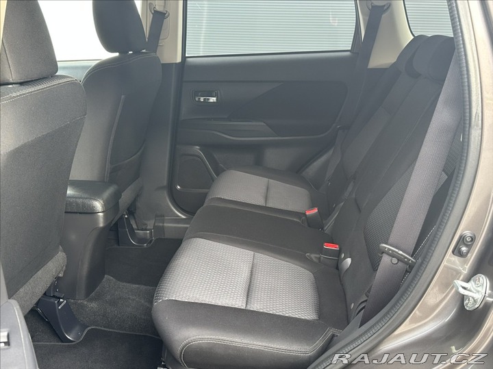 Mitsubishi Outlander 2,2 DI-D 150PS  Plus-7 2016