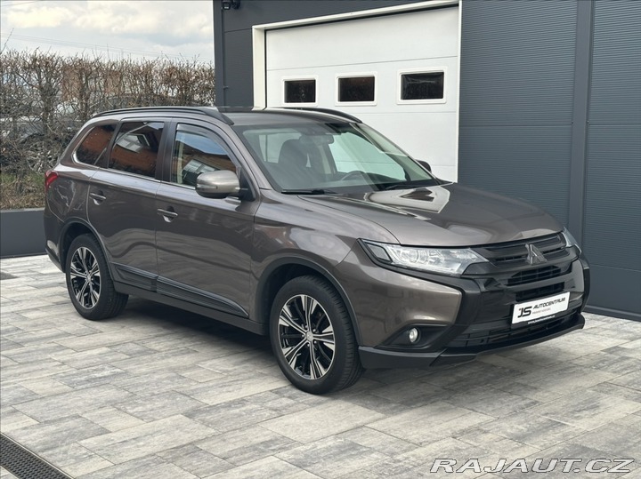 Mitsubishi Outlander 2,2 DI-D 150PS  Plus-7 2016