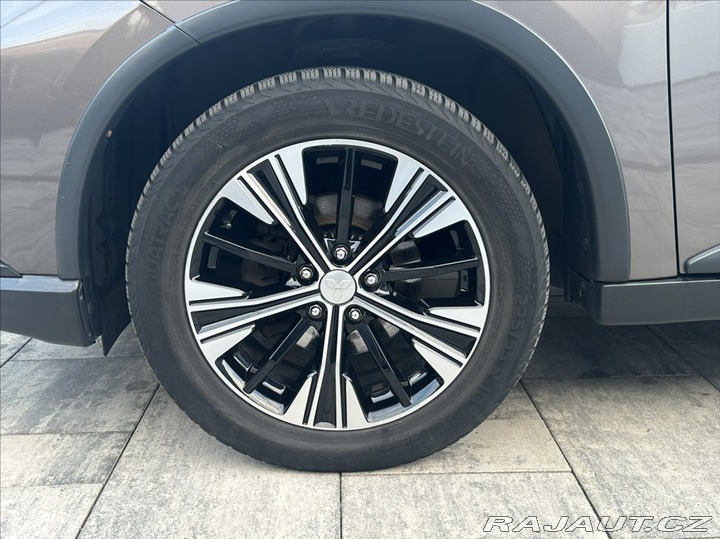 Mitsubishi Outlander 2,2 DI-D 150PS  Plus-7 2016