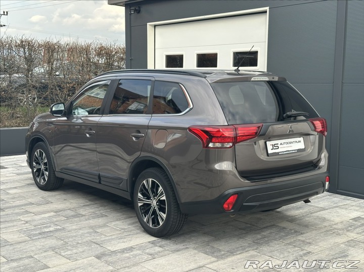 Mitsubishi Outlander 2,2 DI-D 150PS  Plus-7 2016