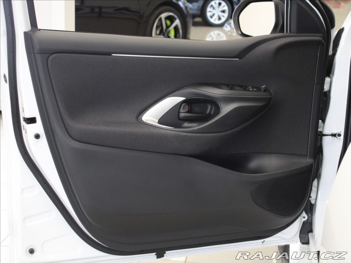 Mazda Ostatní modely 2 Hybrid 1,5 HEV Centre-Line 12 69 2025