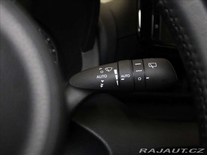 Mazda Ostatní modely 2 Hybrid 1,5 HEV Centre-Line 12 69 2025