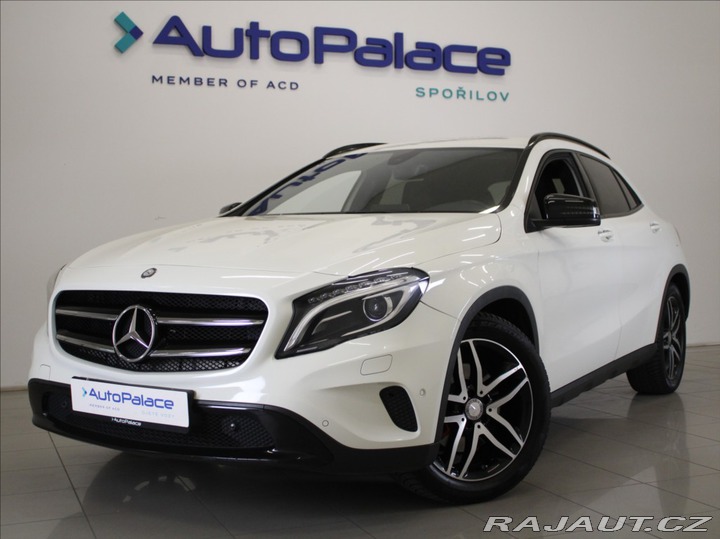 Mercedes-Benz GLA 2,0 250 4Matic H/K PAMĚŤ 2016