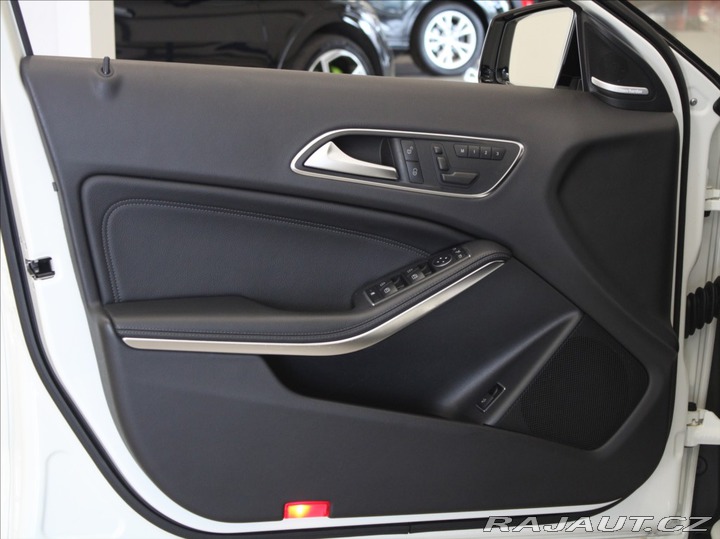 Mercedes-Benz GLA 2,0 250 4Matic H/K PAMĚŤ 2016