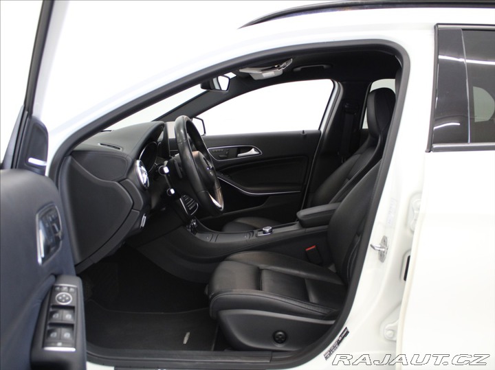 Mercedes-Benz GLA 2,0 250 4Matic H/K PAMĚŤ 2016