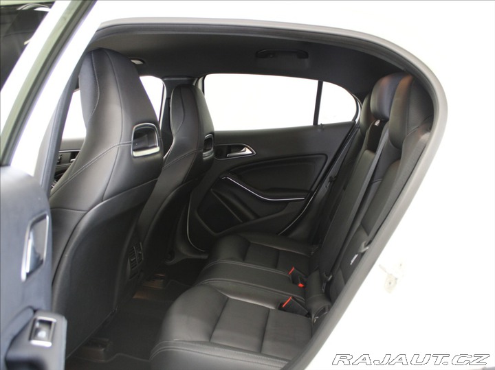 Mercedes-Benz GLA 2,0 250 4Matic H/K PAMĚŤ 2016
