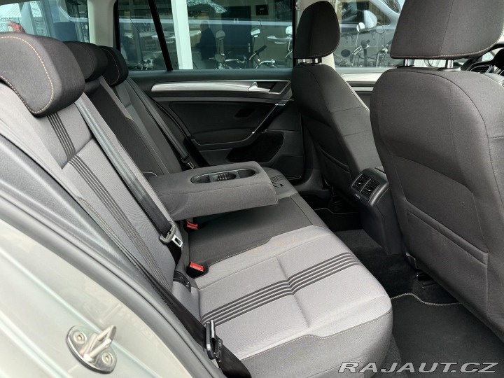 Volkswagen Golf VII 2,0 TDi REZERVACE 2016