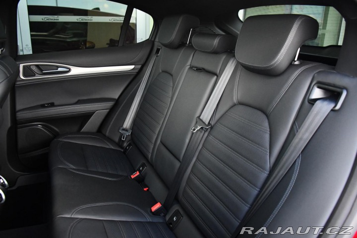 Alfa Romeo Stelvio 2.0TURBO 206kW VELOCE Zad 2024