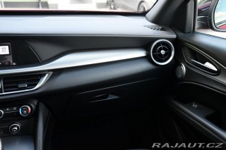 Alfa Romeo Stelvio 2.0TURBO 206kW VELOCE Zad 2024
