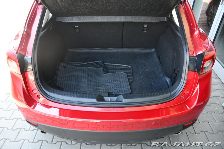 Mazda 3 2.0i AT REVOLUTION TAŽNÉ 2013