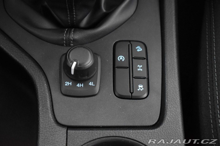 Ford Ranger 2.0 XLT*Naviják*4x4*TAŽNÉ 2020