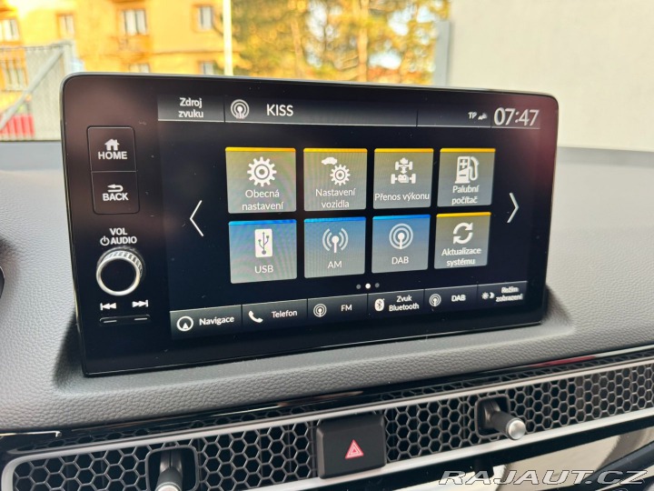 Honda Civic 2.0e:HEV Elegance SKLADEM 2026