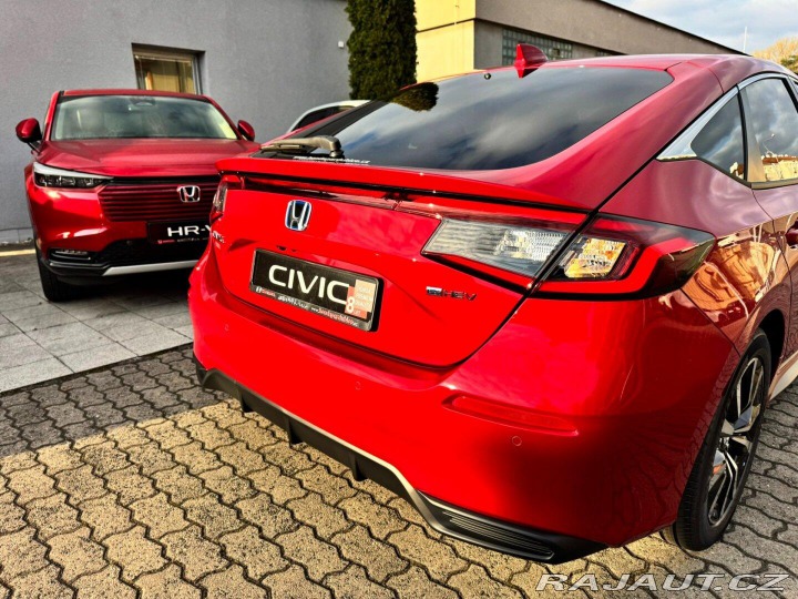 Honda Civic 2.0e:HEV Elegance SKLADEM 2026