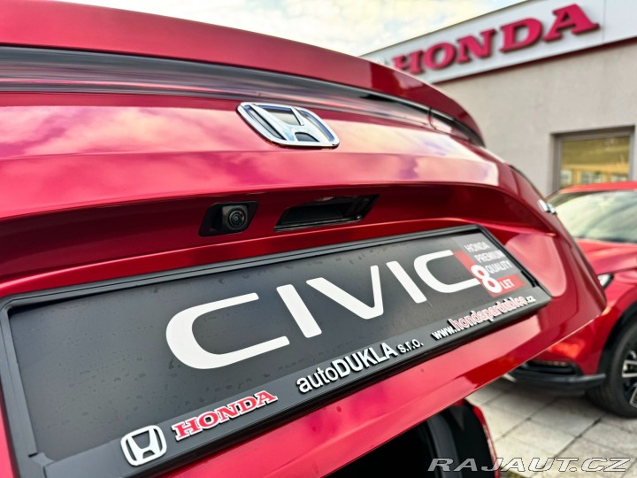 Honda Civic 2.0e:HEV Elegance SKLADEM 2026