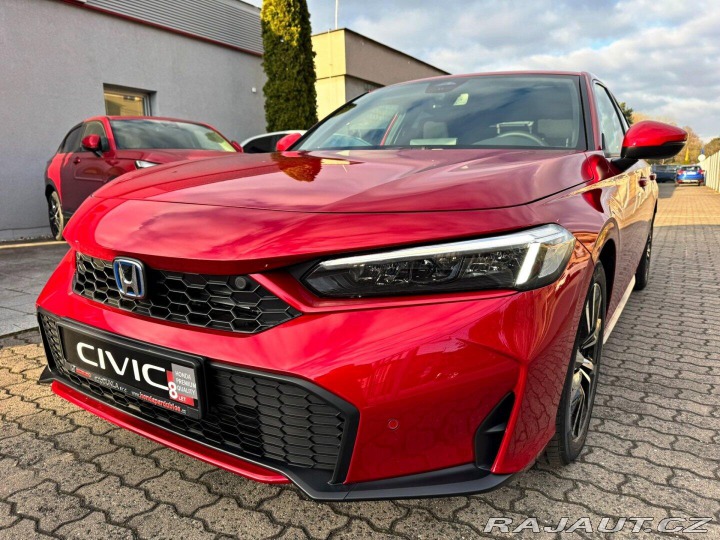 Honda Civic 2.0e:HEV Elegance SKLADEM 2026