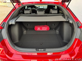 Honda Civic 2.0e:HEV Elegance SKLADEM 2026