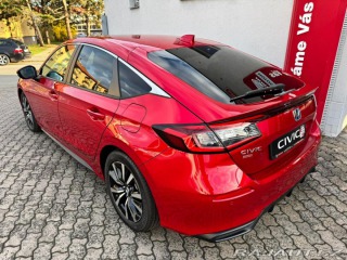 Honda Civic 2.0e:HEV Elegance SKLADEM 2026
