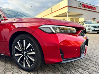 Honda Civic 2.0e:HEV Elegance SKLADEM 2026