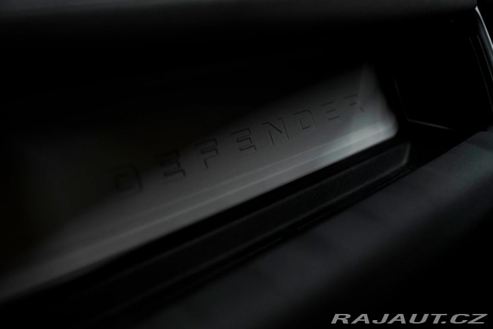 Land Rover Defender  2022