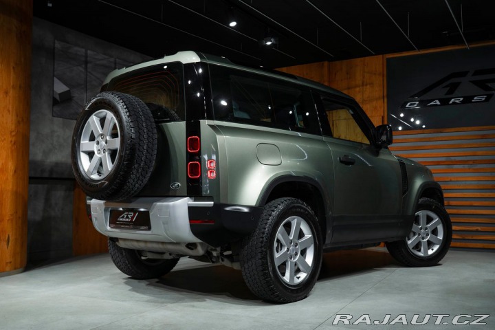 Land Rover Defender  2022