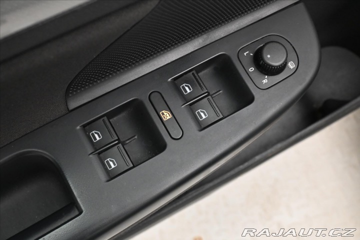 Volkswagen Golf 1,6 TDI 77 kW MATCH Navig 2013