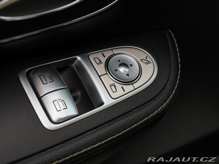Mercedes-Benz V 2,0 300d 174kW Aut. L Kůž 2021