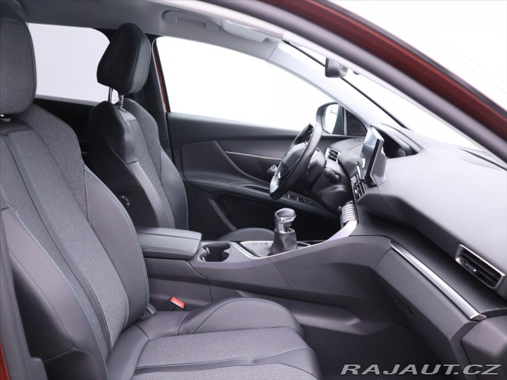 Peugeot 5008 1,5 HDI 96kW Allure 7-Mís 2022