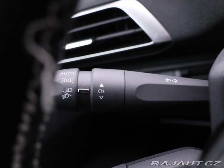 Peugeot 5008 1,5 HDI 96kW Allure 7-Mís 2022