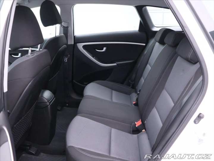 Hyundai i30 1,6 CRDi 81 kW Tažné Aut. 2014