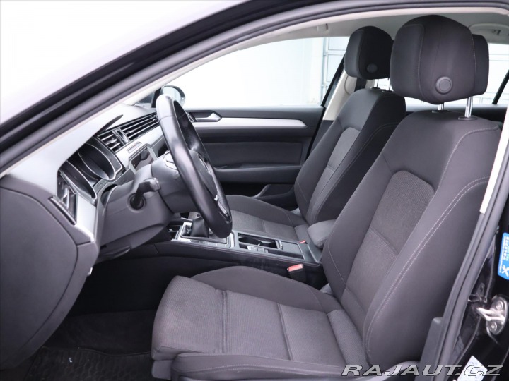 Volkswagen Passat 1,6 TDI Highline NAVI LED 2018