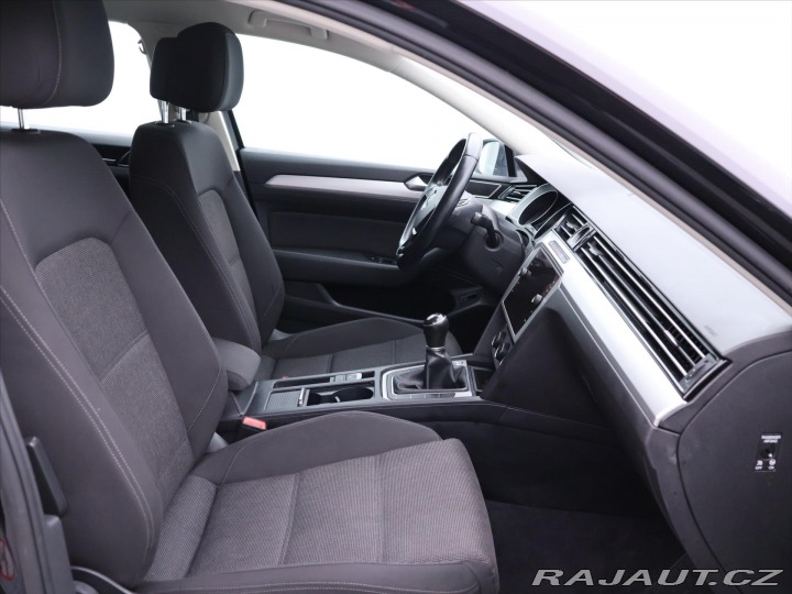Volkswagen Passat 1,6 TDI Highline NAVI LED 2018