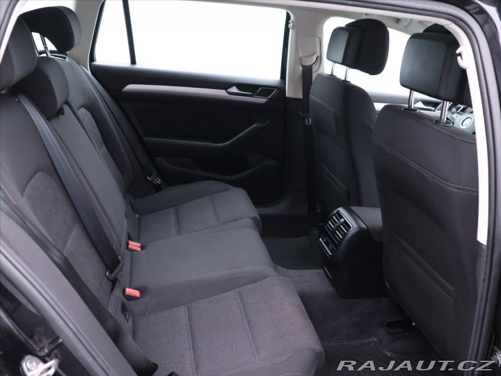 Volkswagen Passat 1,6 TDI Highline NAVI LED 2018