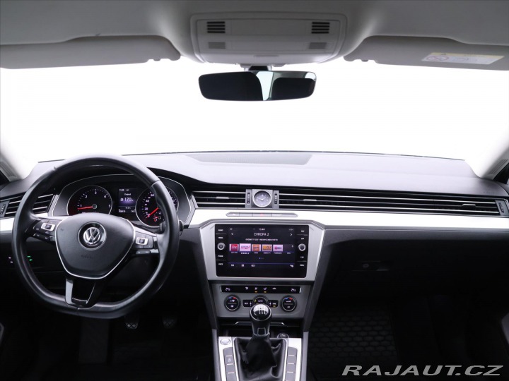 Volkswagen Passat 1,6 TDI Highline NAVI LED 2018
