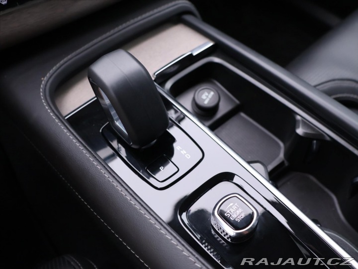 Volvo XC90 2,0 B5 AWD 173kW 1.Maj DP 2022