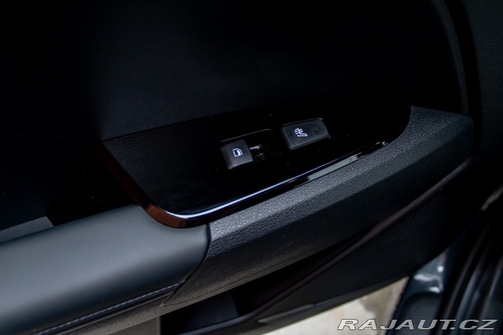 Kia Sportage 1.6 T-GDi MHEV/ GOLD/ Pe 2025