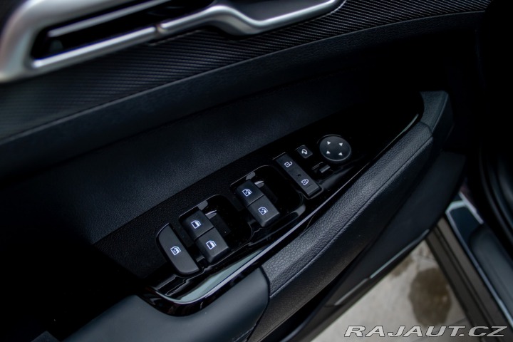 Kia Sportage 1.6 T-GDi MHEV/ GOLD/ Pe 2025