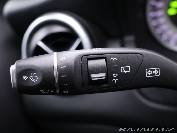 Mercedes-Benz A 1,6 180i 90kW CZ Sport Xe 2015