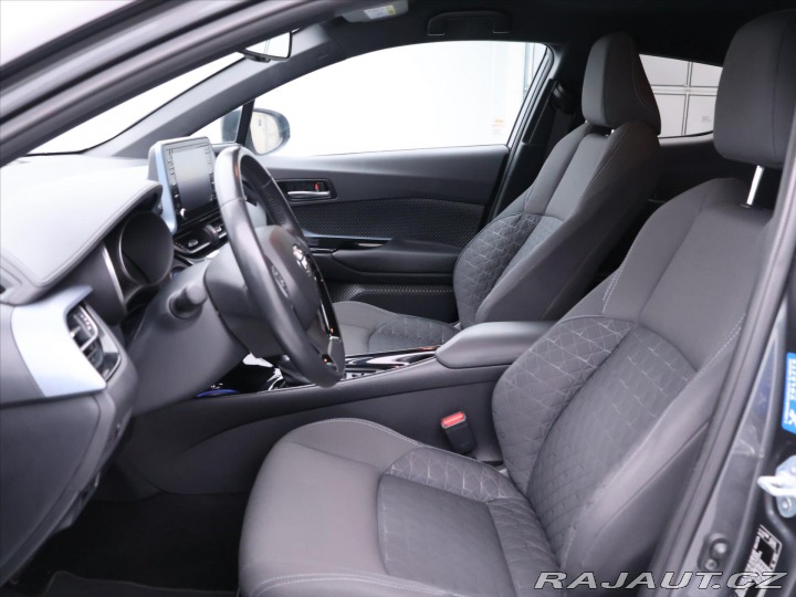 Toyota C-HR 2,0 E-CVT 112kW Executive 2020