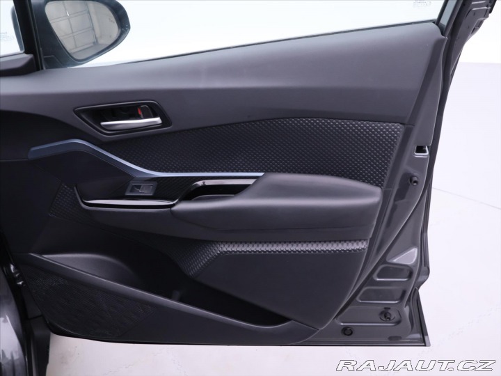 Toyota C-HR 2,0 E-CVT 112kW Executive 2020