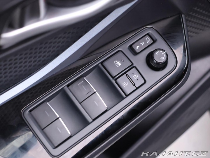 Toyota C-HR 2,0 E-CVT 112kW Executive 2020