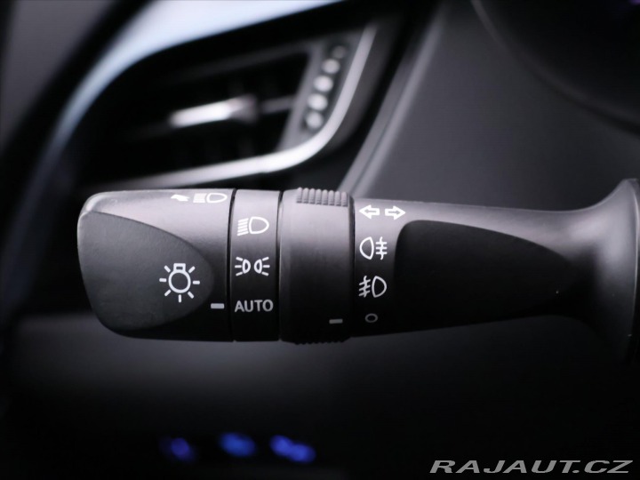 Toyota C-HR 2,0 E-CVT 112kW Executive 2020