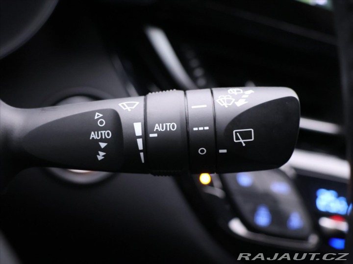 Toyota C-HR 2,0 E-CVT 112kW Executive 2020