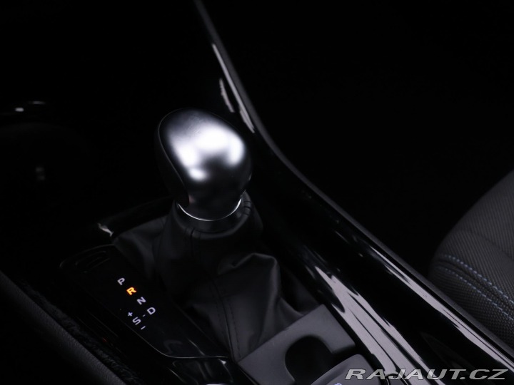 Toyota C-HR 2,0 E-CVT 112kW Executive 2020