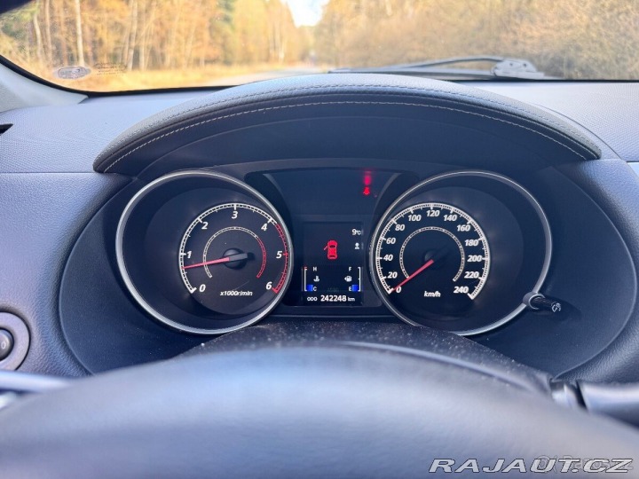 Mitsubishi Outlander  2011