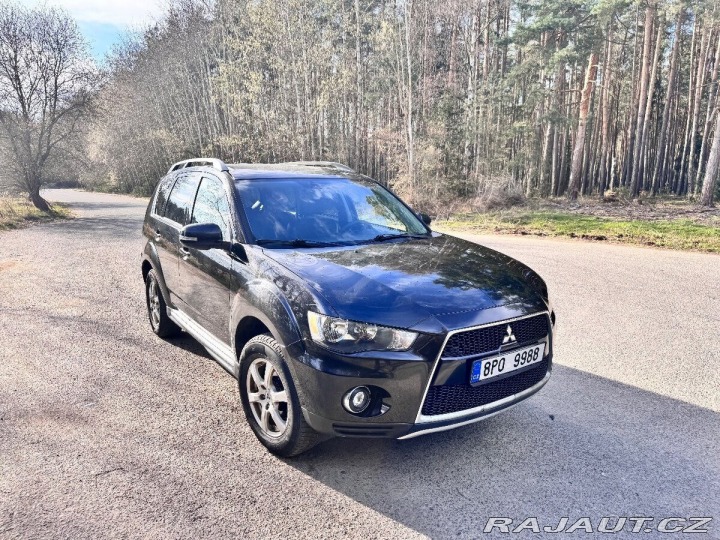 Mitsubishi Outlander  2011