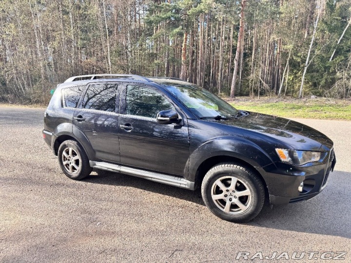 Mitsubishi Outlander  2011