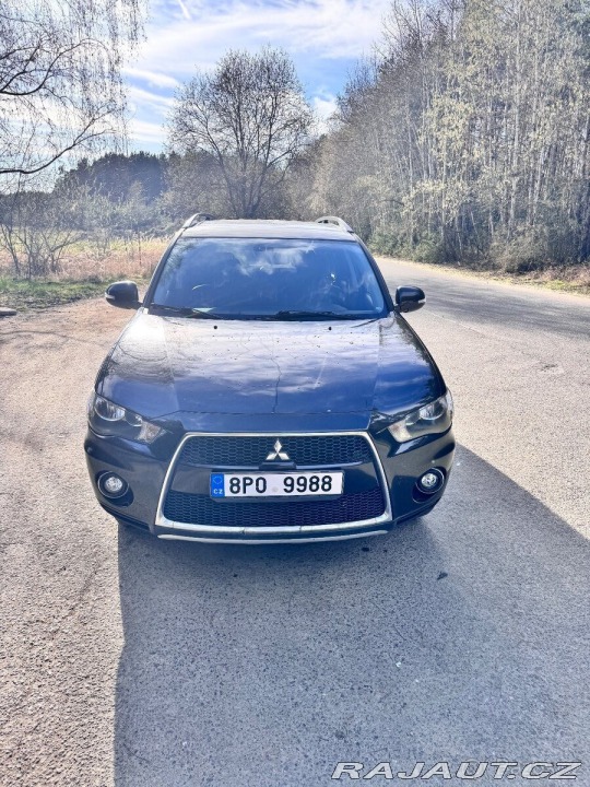 Mitsubishi Outlander  2011