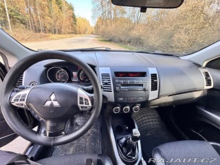 Mitsubishi Outlander  2011